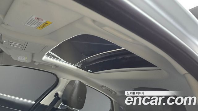 Jaguar XF 2017 — photo 18