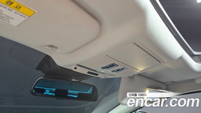 Jaguar XF 2017 — photo 19