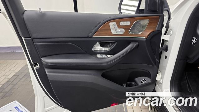 Mercedes-Benz GLS-Class 2021 — photo 14