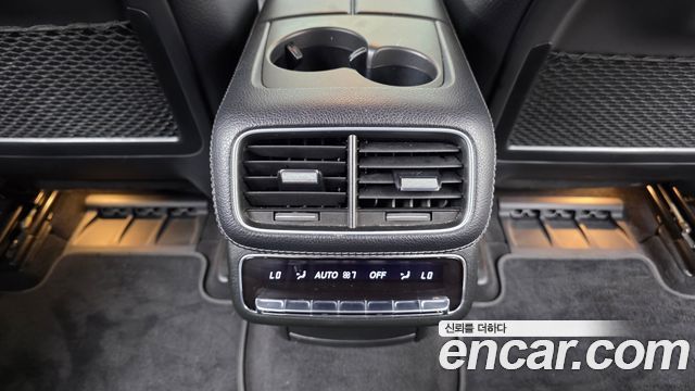 Mercedes-Benz GLS-Class 2021 — photo 31