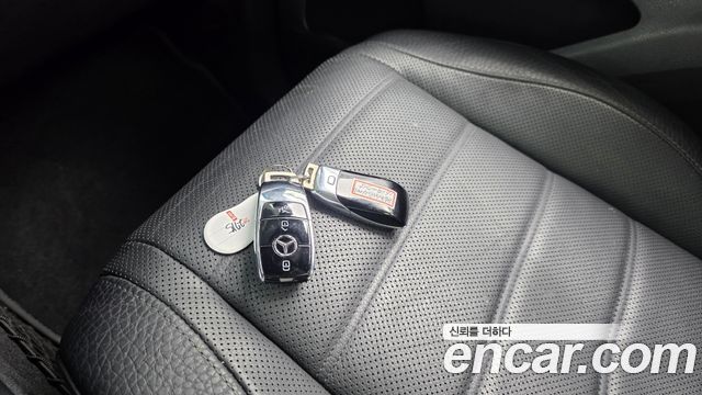 Mercedes-Benz GLS-Class 2021 — photo 32