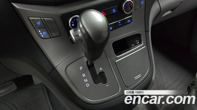 Hyundai Starex 2019 — photo 12