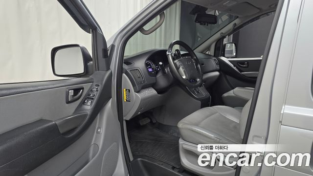 Hyundai Starex 2019 — photo 13