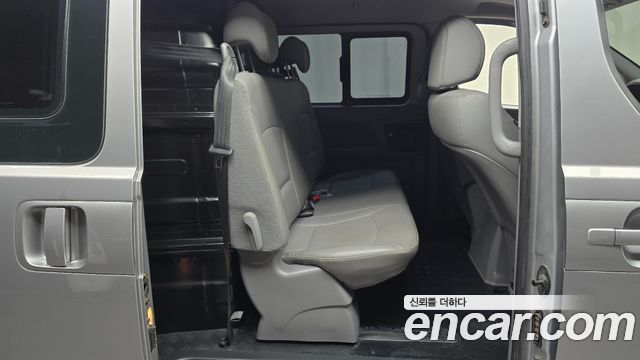 Hyundai Starex 2019 — photo 17