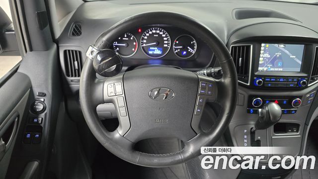 Hyundai Starex 2019 — photo 18