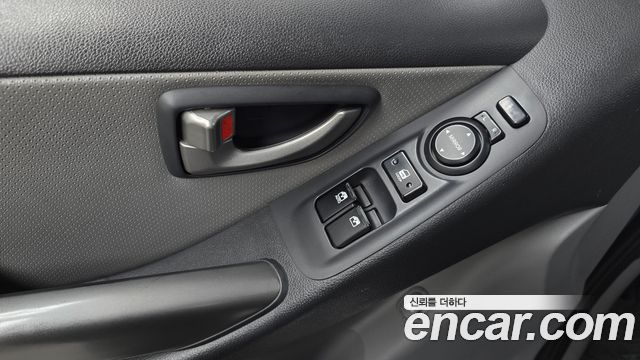 Hyundai Starex 2019 — photo 23