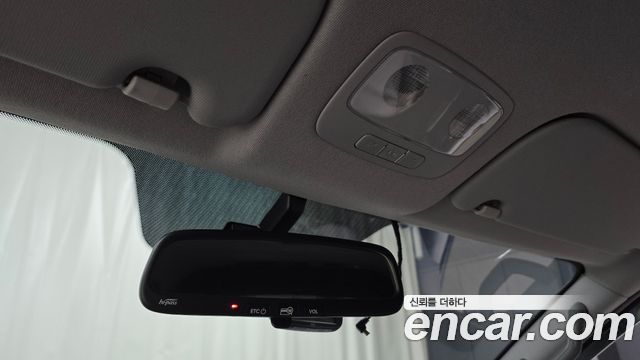 Hyundai Starex 2019 — photo 24