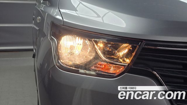Hyundai Starex 2019 — photo 8
