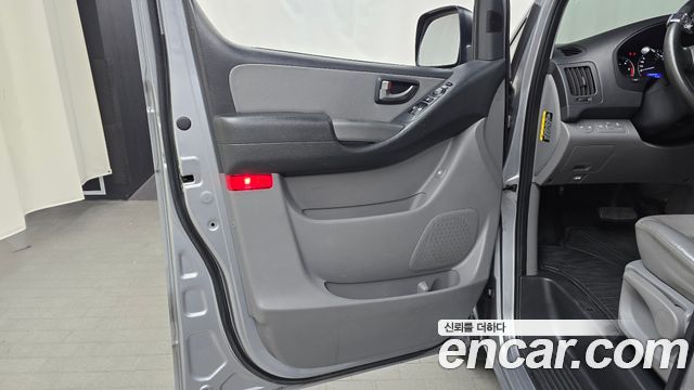 Hyundai Starex 2019 — photo 14