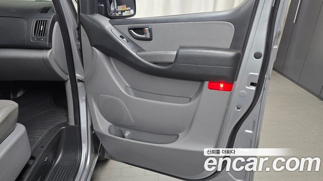 Hyundai Starex 2019 — photo 15