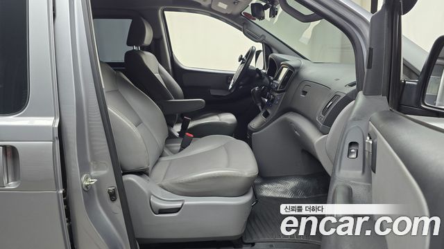Hyundai Starex 2019 — photo 16