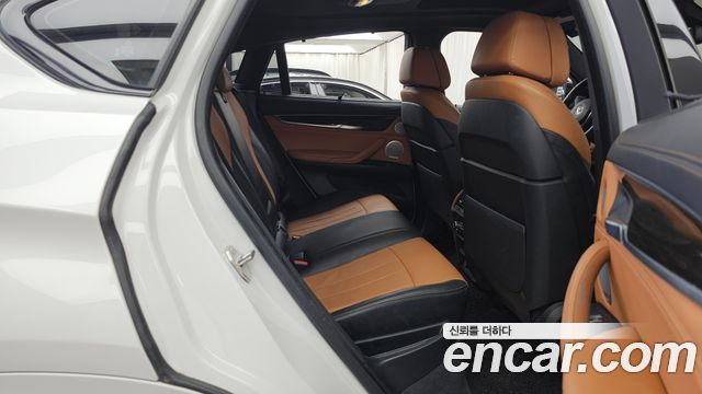 BMW X6 2018 — photo 18