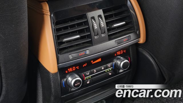 BMW X6 2018 — photo 24