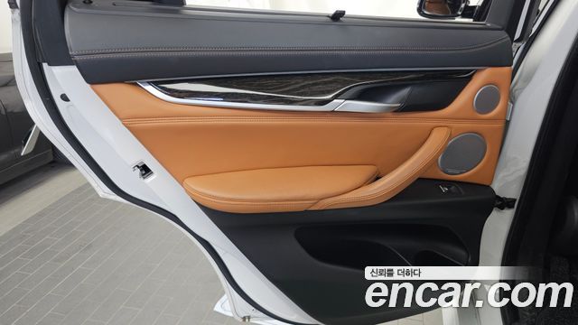 BMW X6 2018 — photo 15