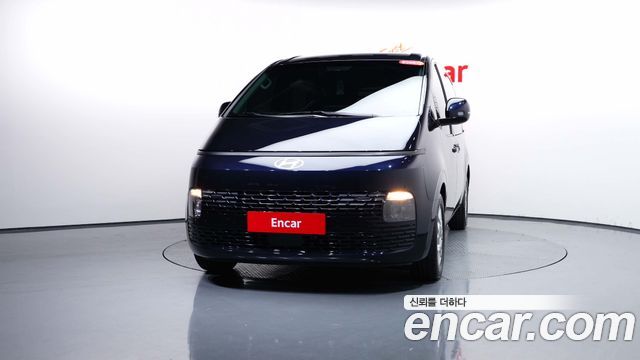 Hyundai Staria 2025 — photo 3