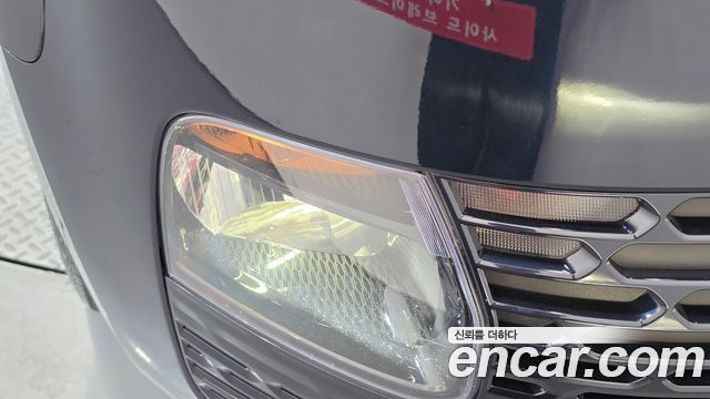 Hyundai Staria 2025 — photo 8