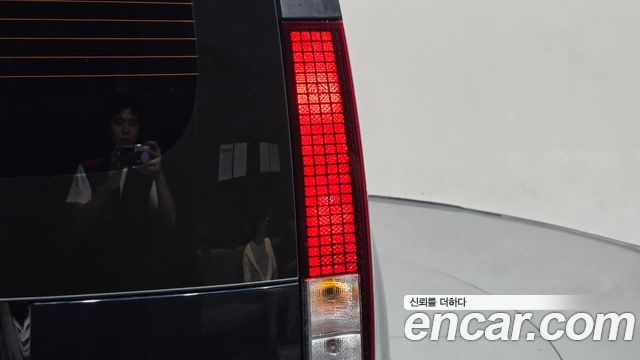 Hyundai Staria 2025 — photo 9