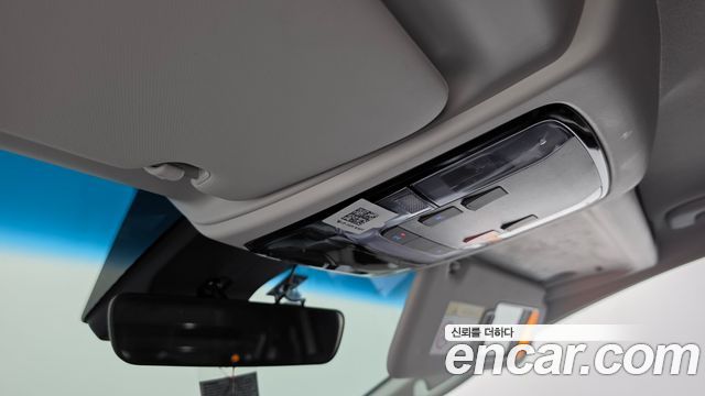 Hyundai Staria 2025 — photo 27