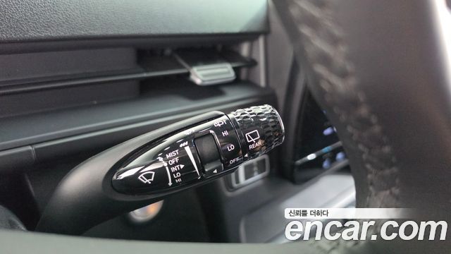 Hyundai Staria 2025 — photo 29