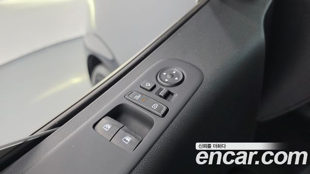Hyundai Staria 2025 — photo 30