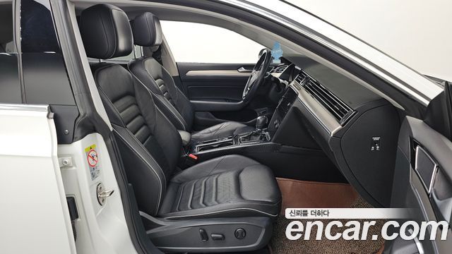 Volkswagen Arteon 2019 — photo 17