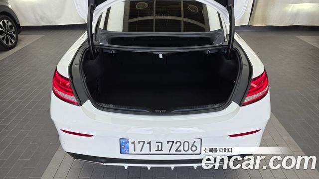 Mercedes-Benz C-Class 2016 — photo 20