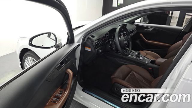Audi A4 2018 — photo 13