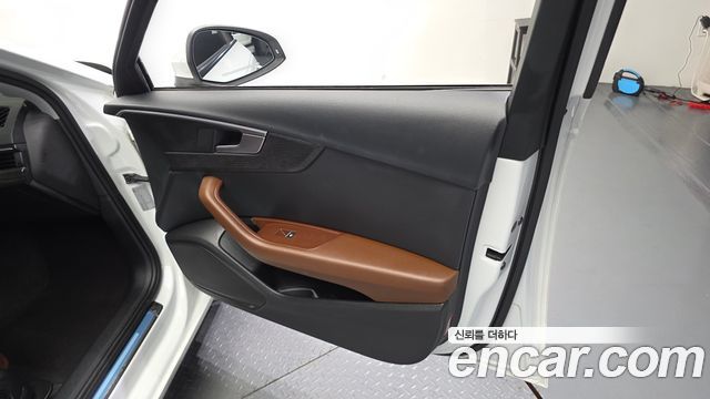 Audi A4 2018 — photo 14