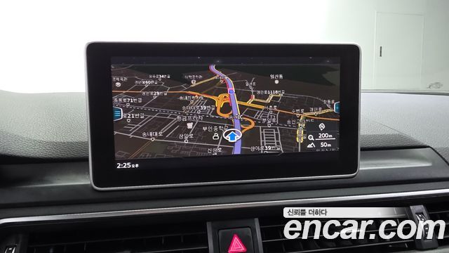 Audi A4 2018 — photo 27