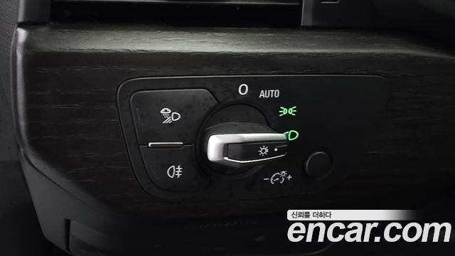 Audi A4 2018 — photo 29