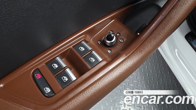 Audi A4 2018 — photo 34
