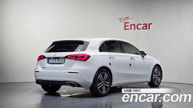 Mercedes-Benz A-Class 2022 — photo 2