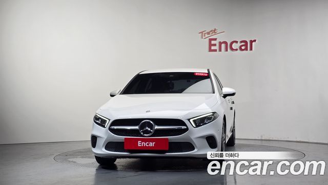 Mercedes-Benz A-Class 2022 — photo 3
