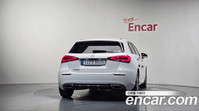 Mercedes-Benz A-Class 2022 — photo 4