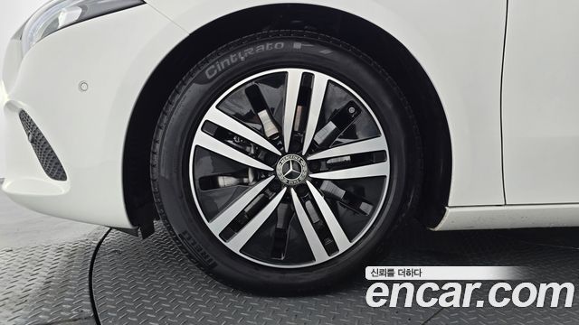 Mercedes-Benz A-Class 2022 — photo 5