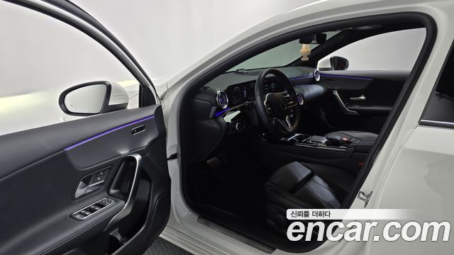 Mercedes-Benz A-Class 2022 — photo 13