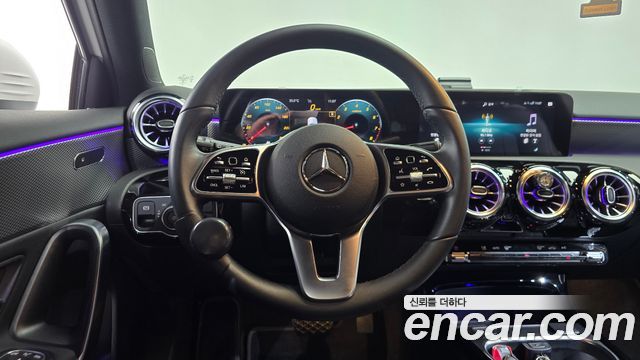 Mercedes-Benz A-Class 2022 — photo 19
