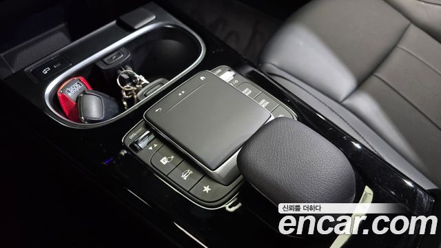 Mercedes-Benz A-Class 2022 — photo 23