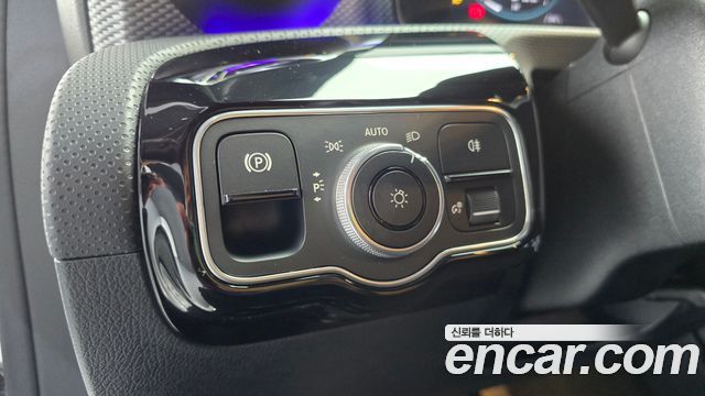 Mercedes-Benz A-Class 2022 — photo 25