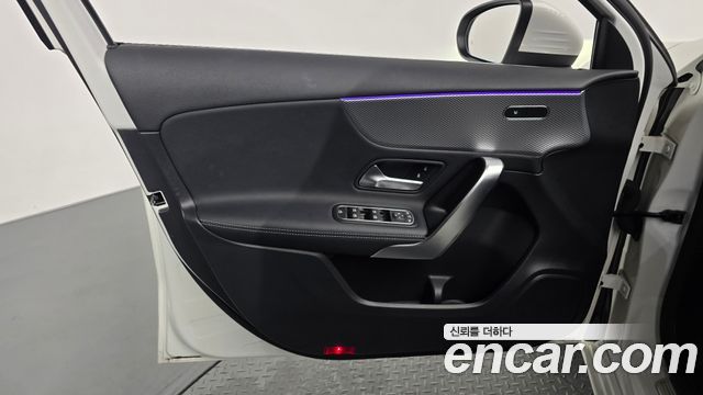 Mercedes-Benz A-Class 2022 — photo 14