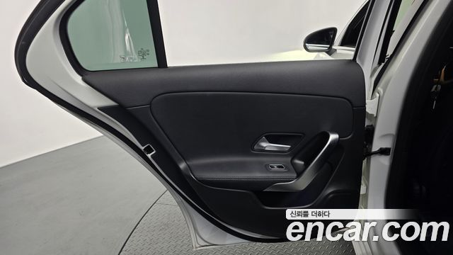 Mercedes-Benz A-Class 2022 — photo 15