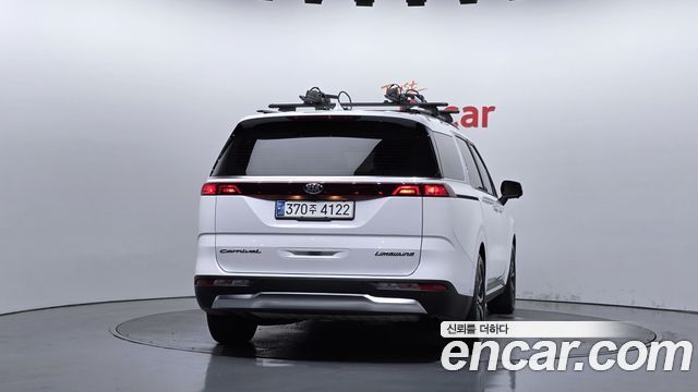 Kia Canival 2021 — photo 4