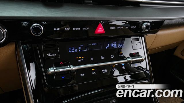 Kia Canival 2021 — photo 22