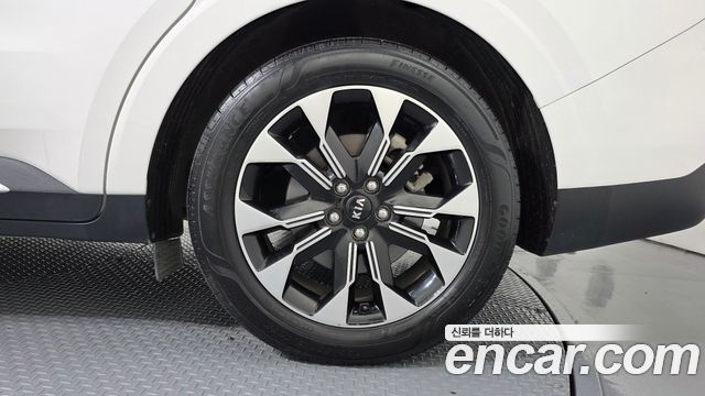 Kia Canival 2021 — photo 7
