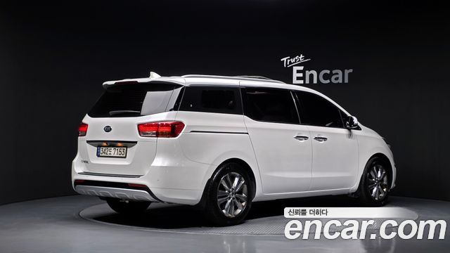 Kia Canival 2018 — photo 2