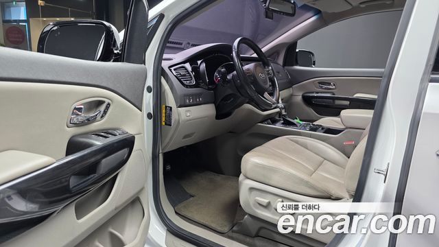 Kia Canival 2018 — photo 13