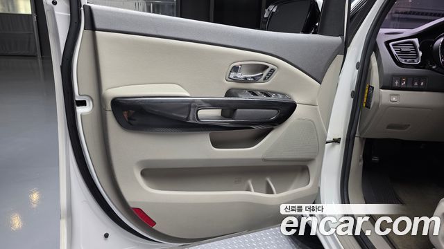 Kia Canival 2018 — photo 14