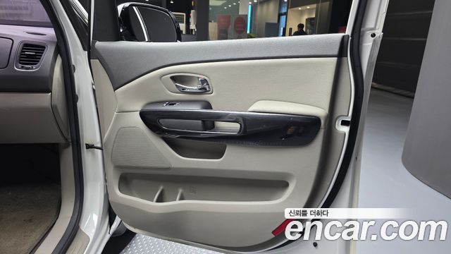 Kia Canival 2018 — photo 15