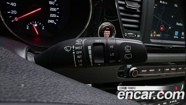 Kia Canival 2018 — photo 29
