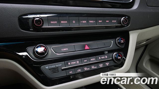 Kia Canival 2018 — photo 31